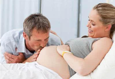 太神奇了！孕晚期进行胎教，淘气的胎宝宝还会给准妈妈明确回应